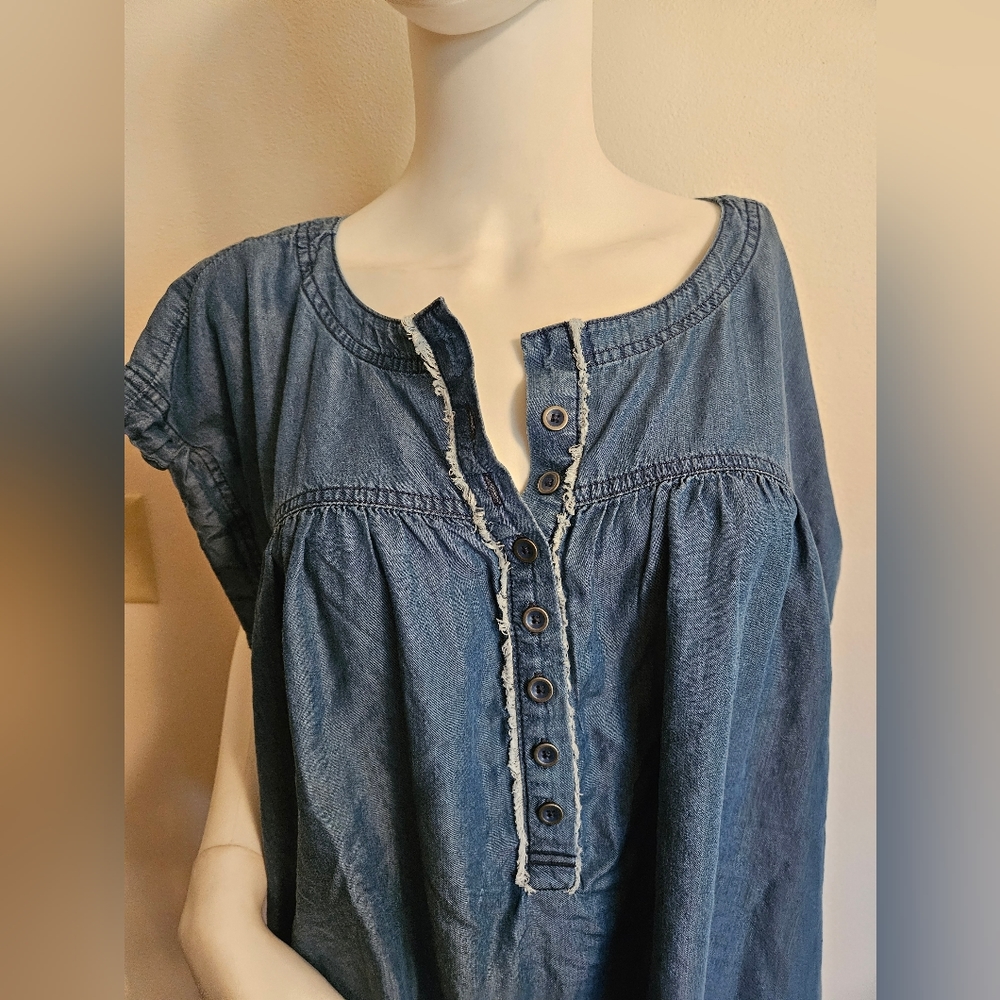 We The Free size M top tags on